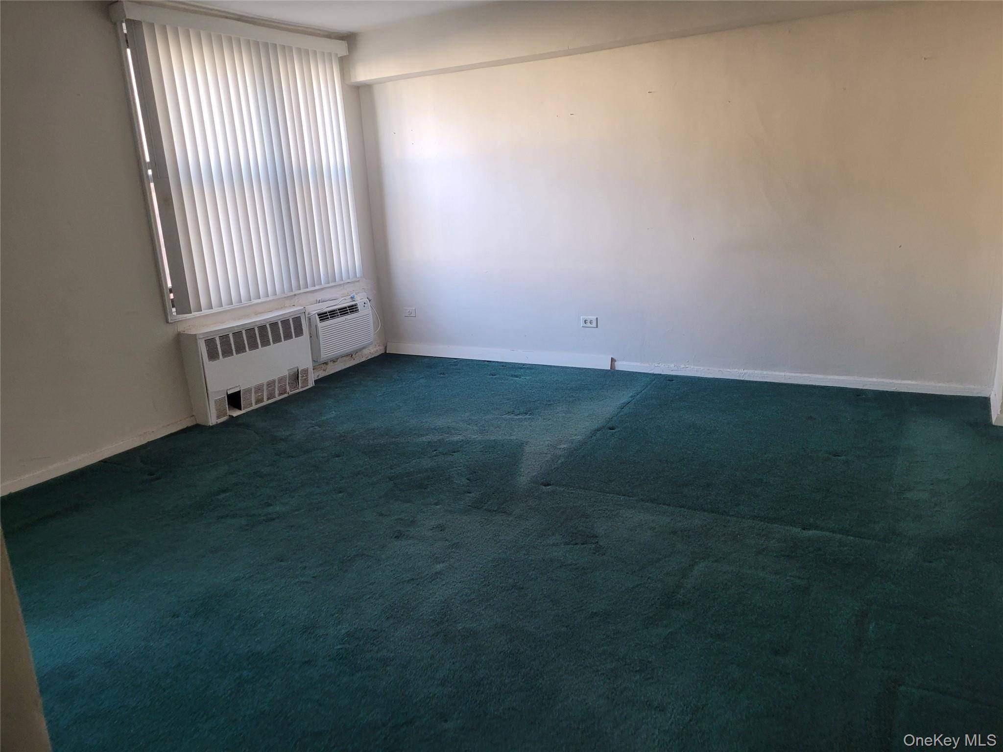 43-25 Douglaston Pkwy #4J, Douglaston, NY 11363