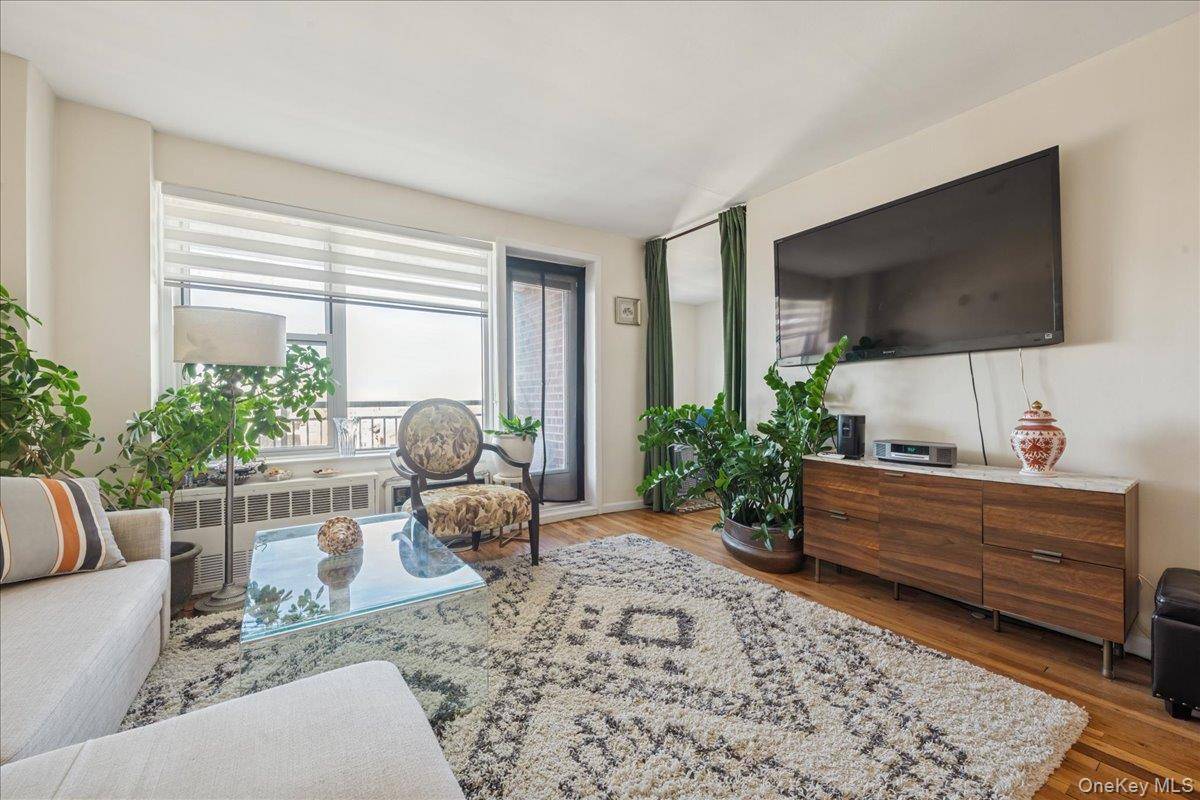 855 E Broadway #4G, Long Beach, NY 11561
