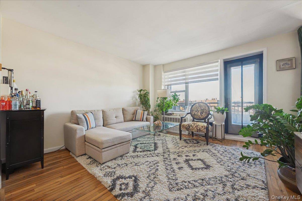 855 E Broadway #4G, Long Beach, NY 11561