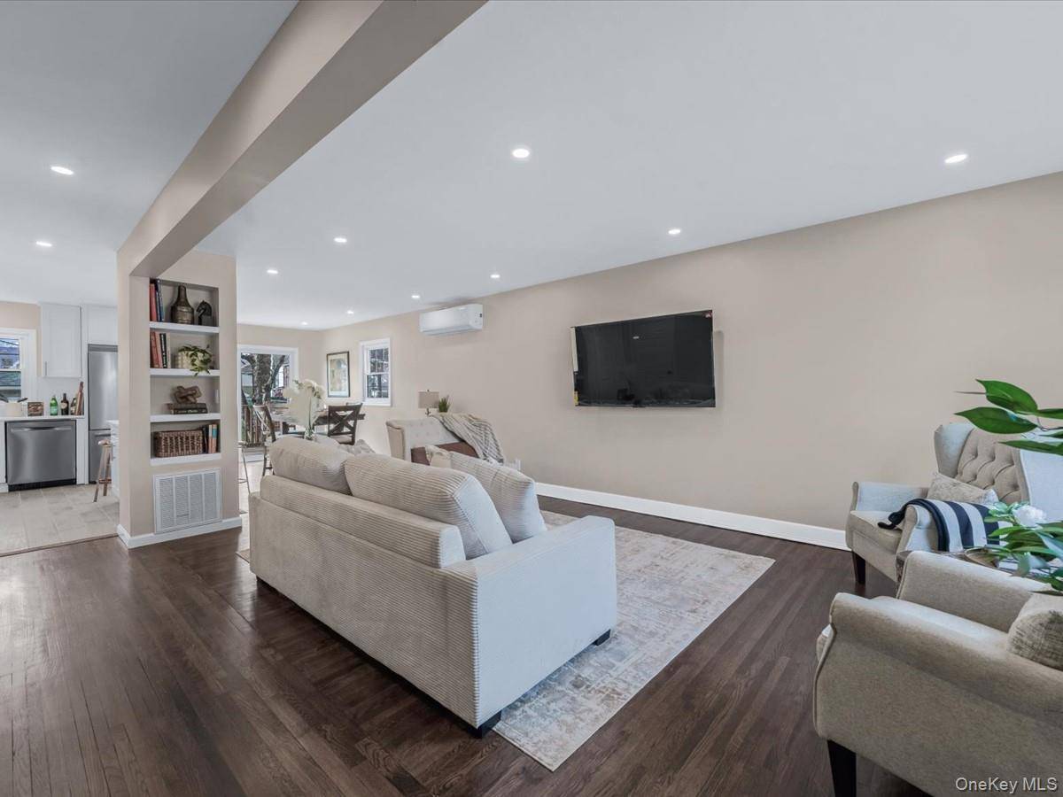 10514 Van Wyck EXPY, Richmond Hill S., NY 11419