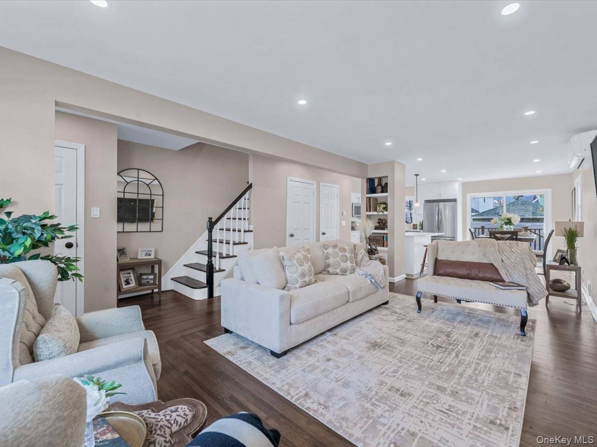 10514 Van Wyck EXPY, Richmond Hill S., NY 11419