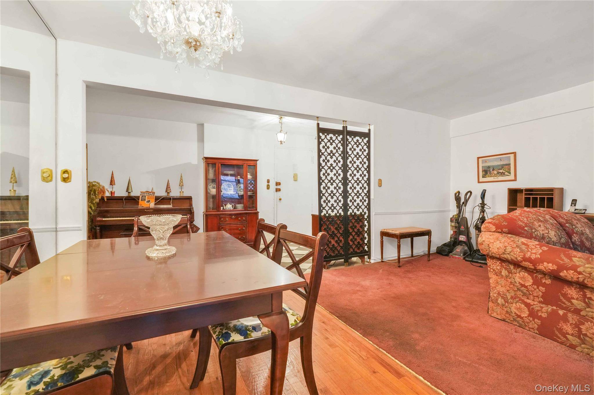 33-45 92 ST #2B, Jackson Heights, NY 11372