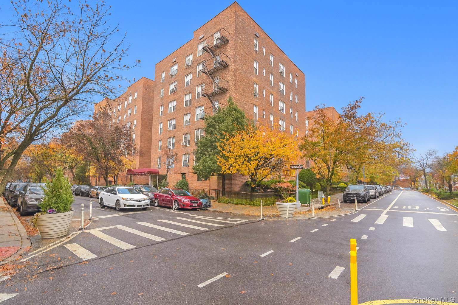 33-45 92 ST #2B, Jackson Heights, NY 11372