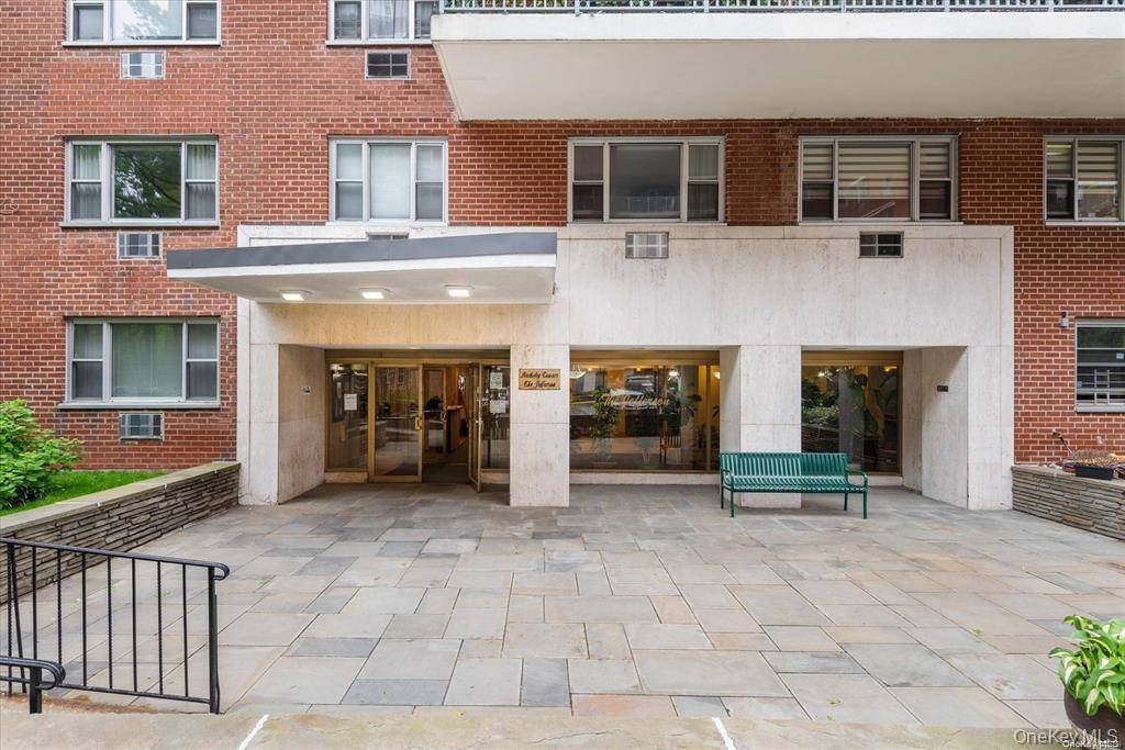 52-40 39 DR #4U, Woodside, NY 11377