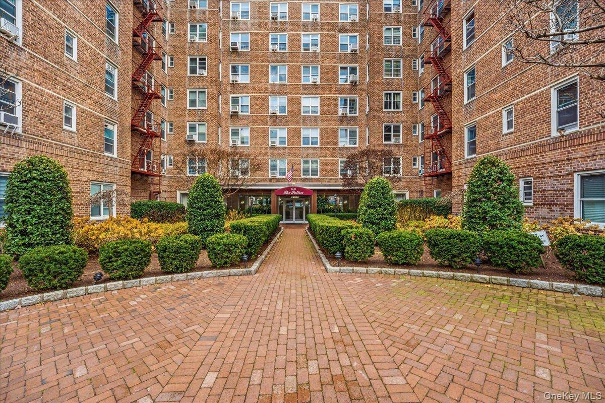 64-11 99 ST #414, Rego Park, NY 11374