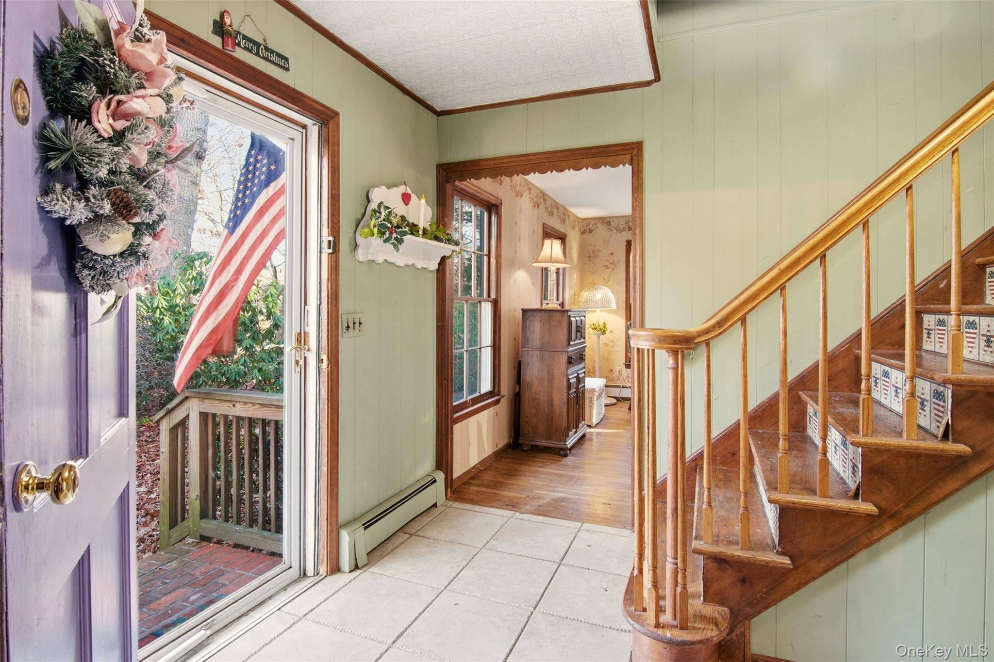 105 Rustic RD, Port Jefferson, NY 11777