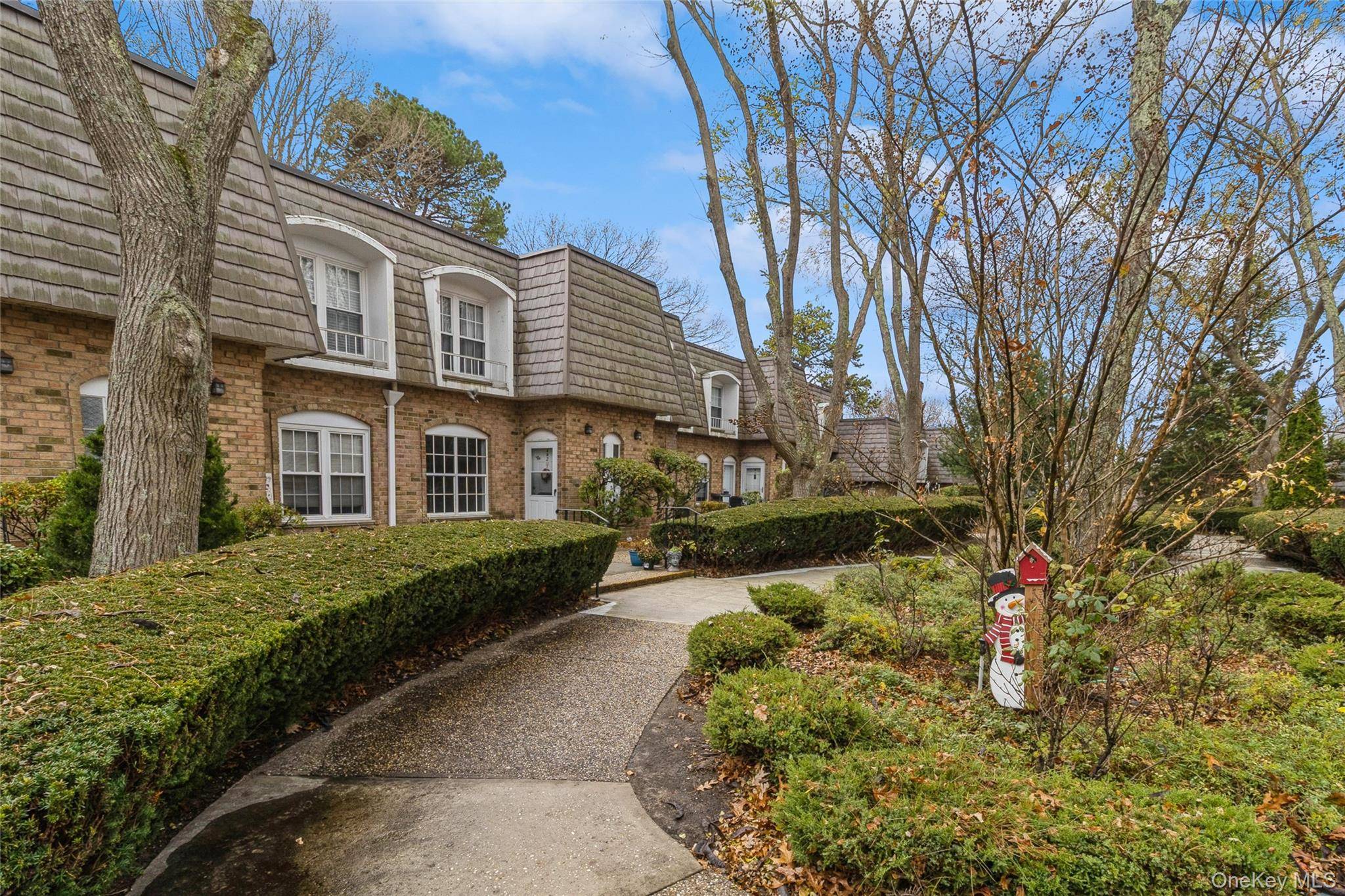 655 Middle Country RD #4D1, Coram, NY 11727