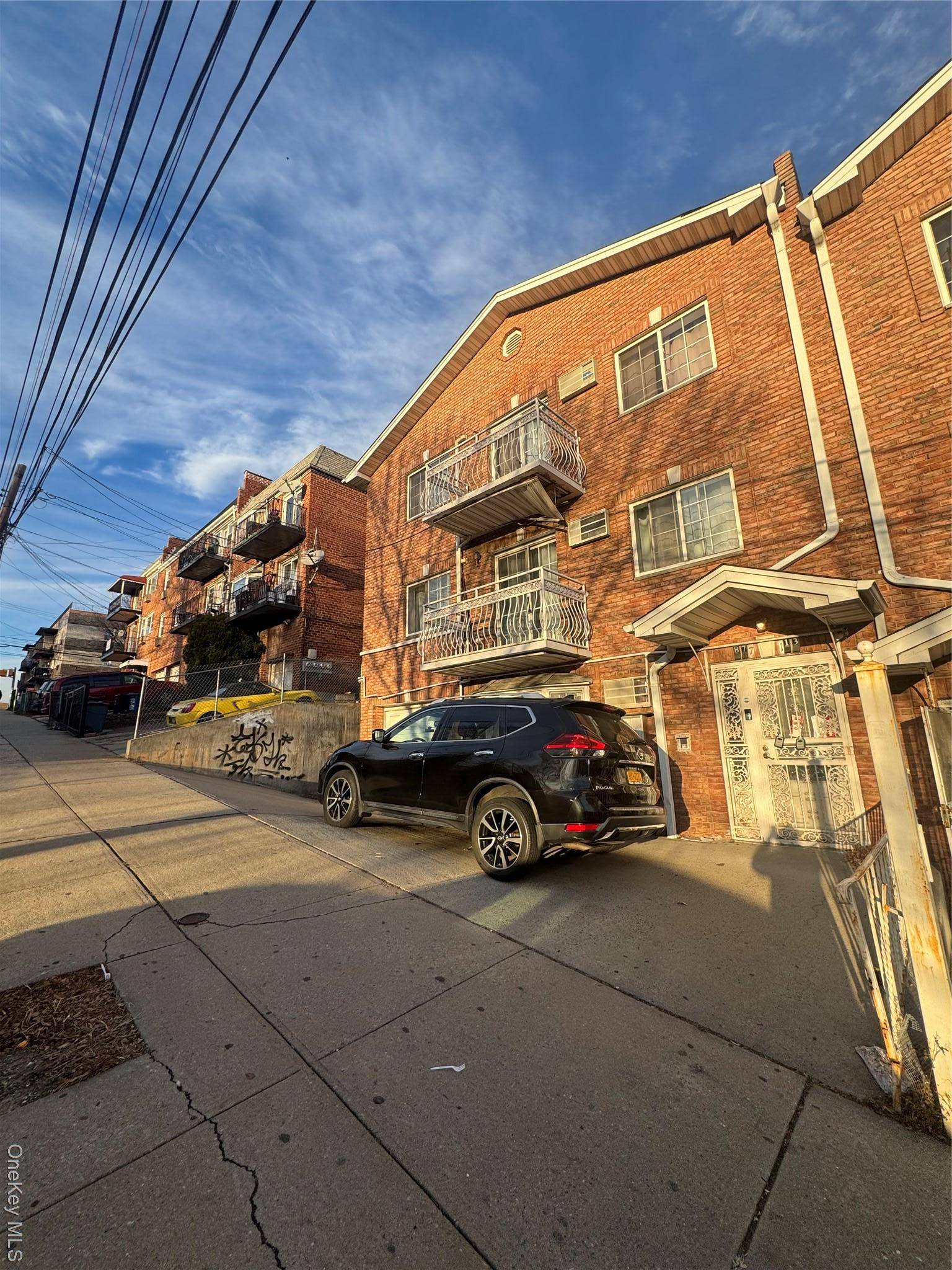 8713 164th ST, Jamaica Hills, NY 11432