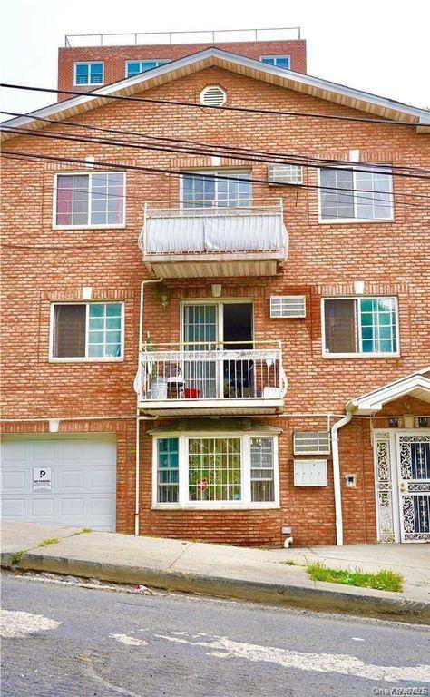 8713 164th ST, Jamaica Hills, NY 11432