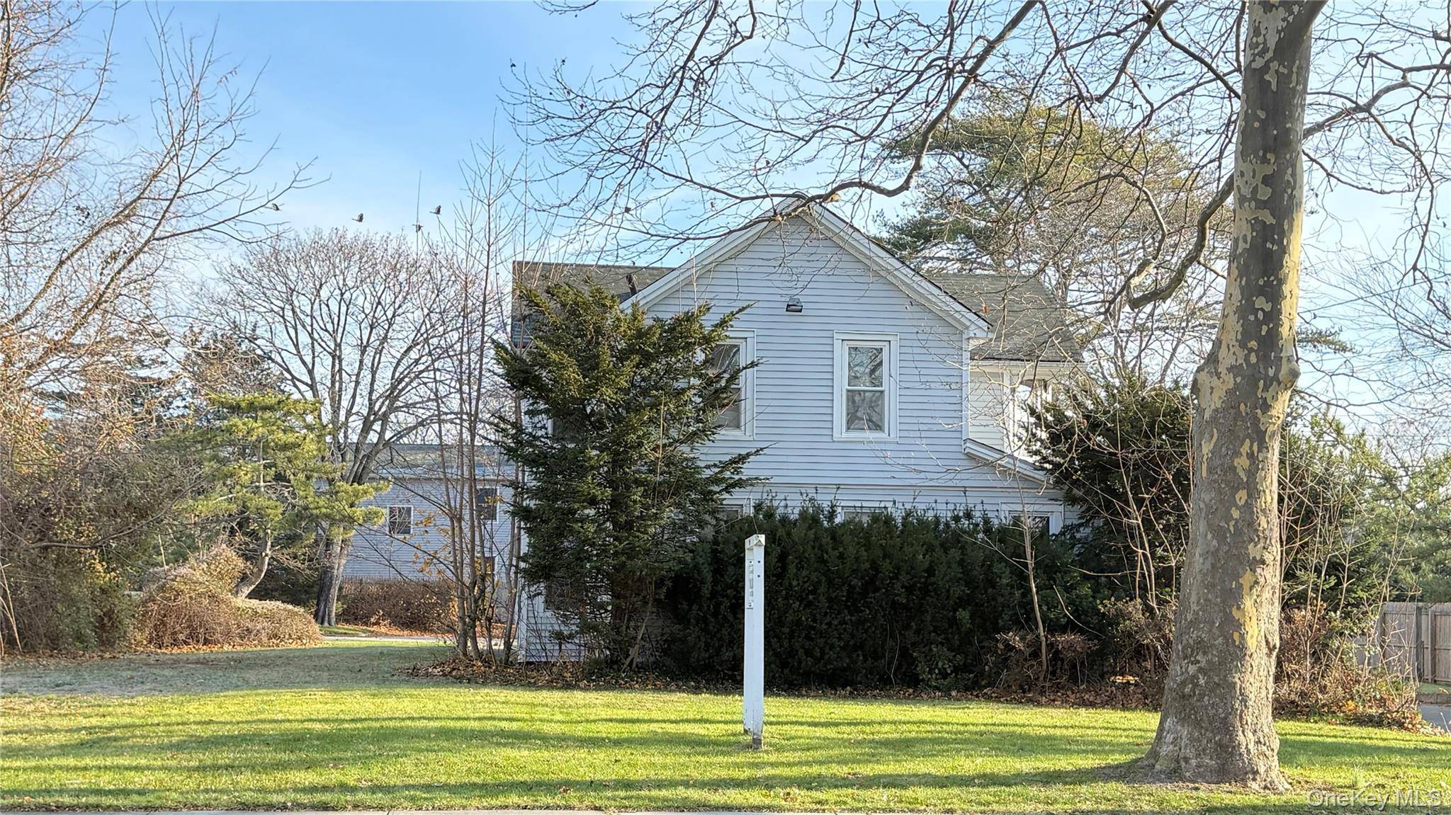 982 Roanoke AVE, Riverhead, NY 11901