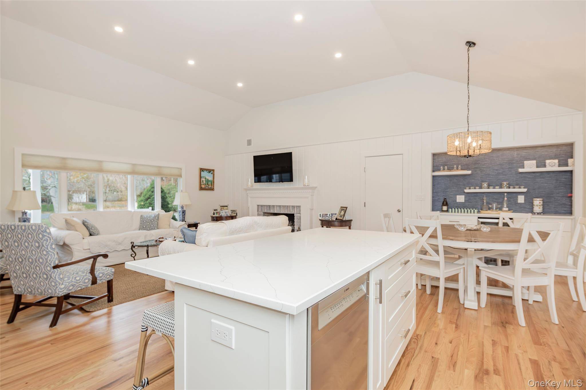 64 Aspatuck RD, Westhampton Beach, NY 11978