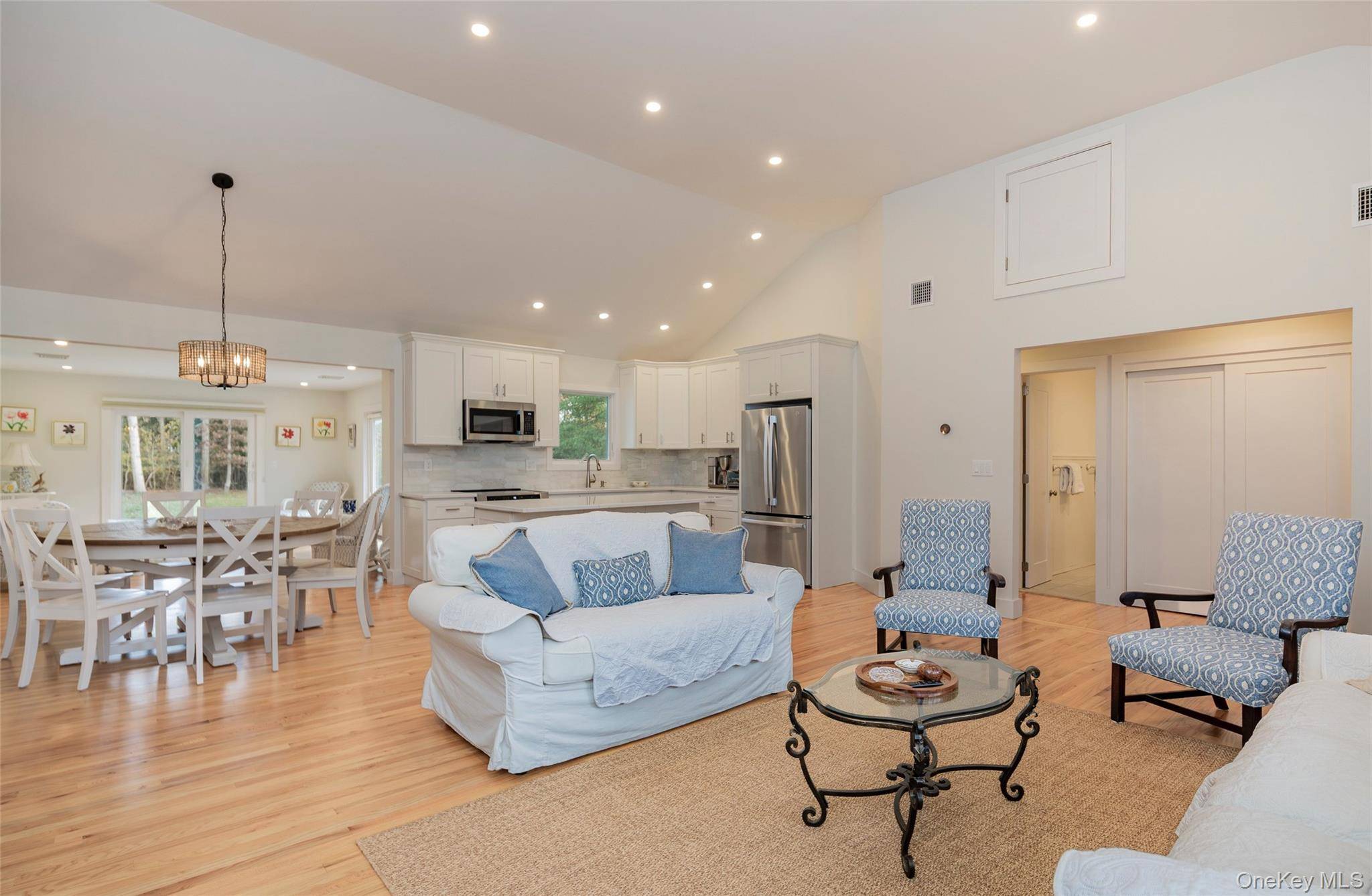 64 Aspatuck RD, Westhampton Beach, NY 11978