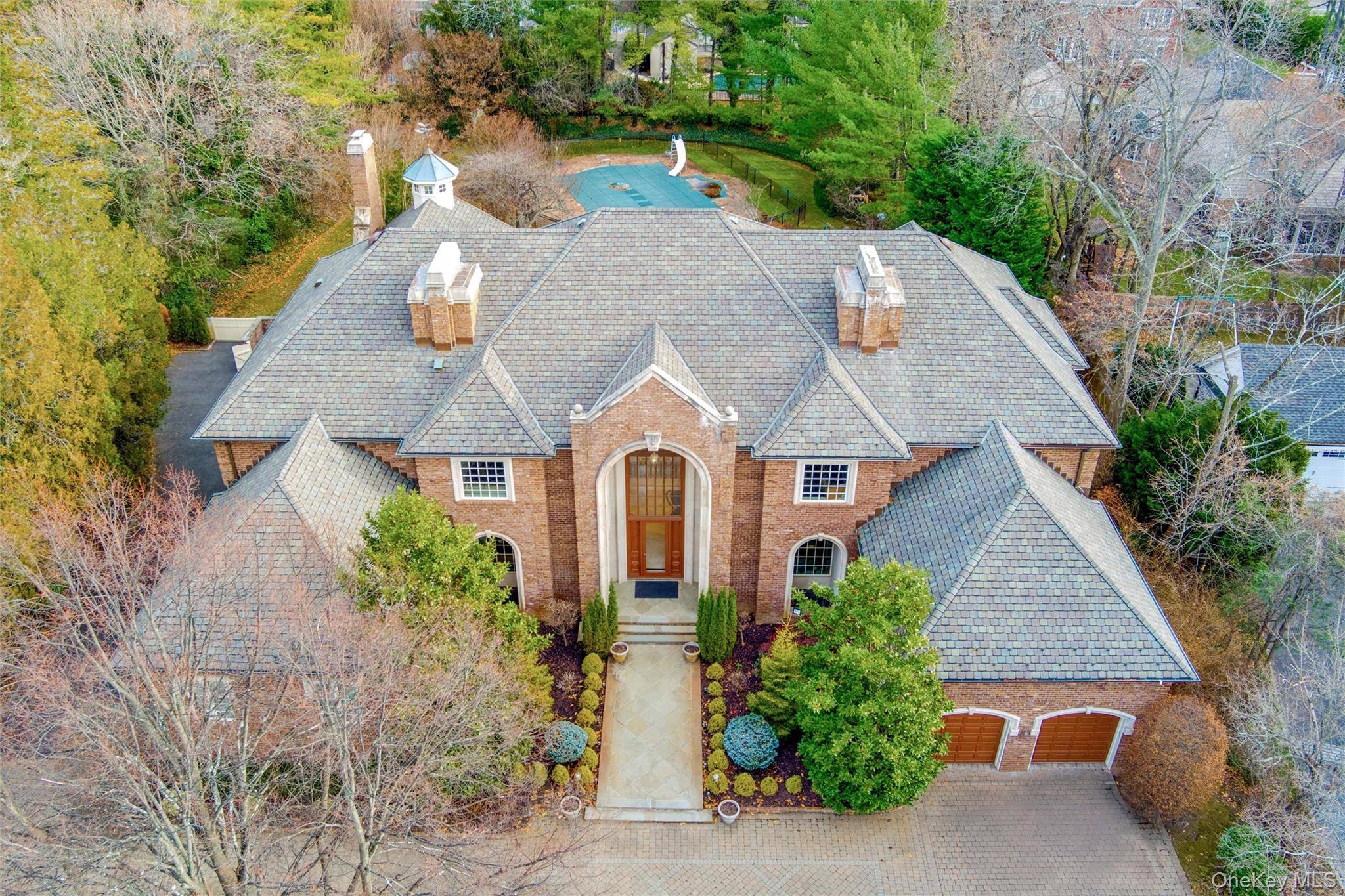 22 Willow RD, Woodsburgh, NY 11598