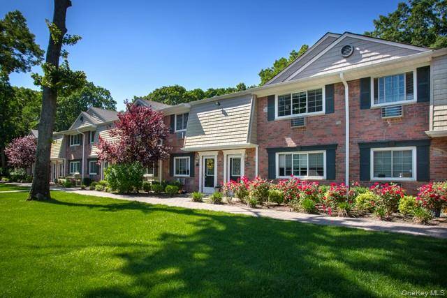 10 Joyner PL #1005B, Coram, NY 11727