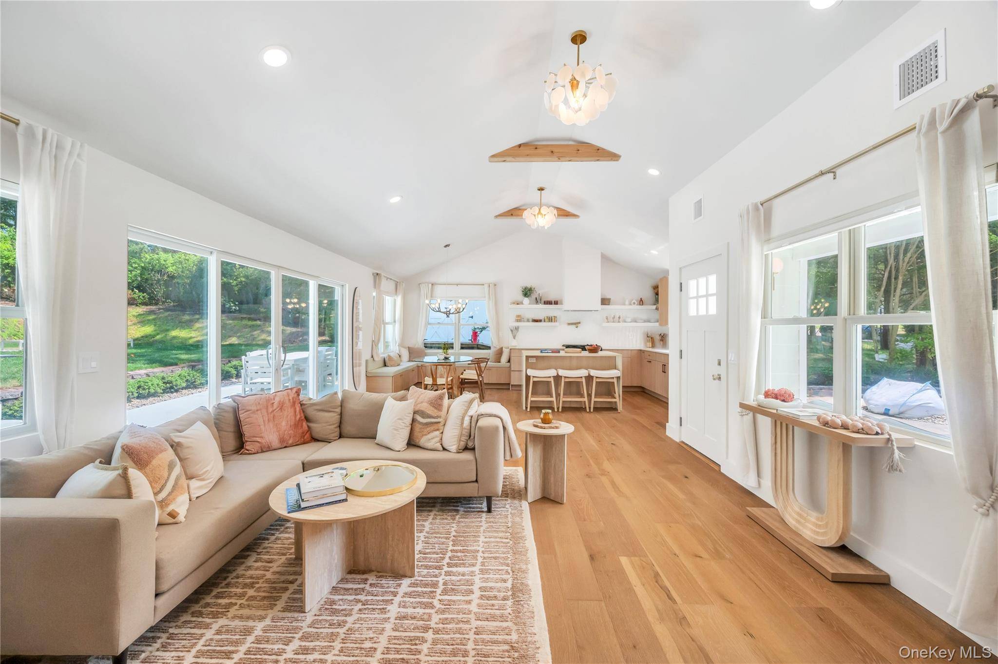 9 Pine Tree Road, Southampton, NY 11968