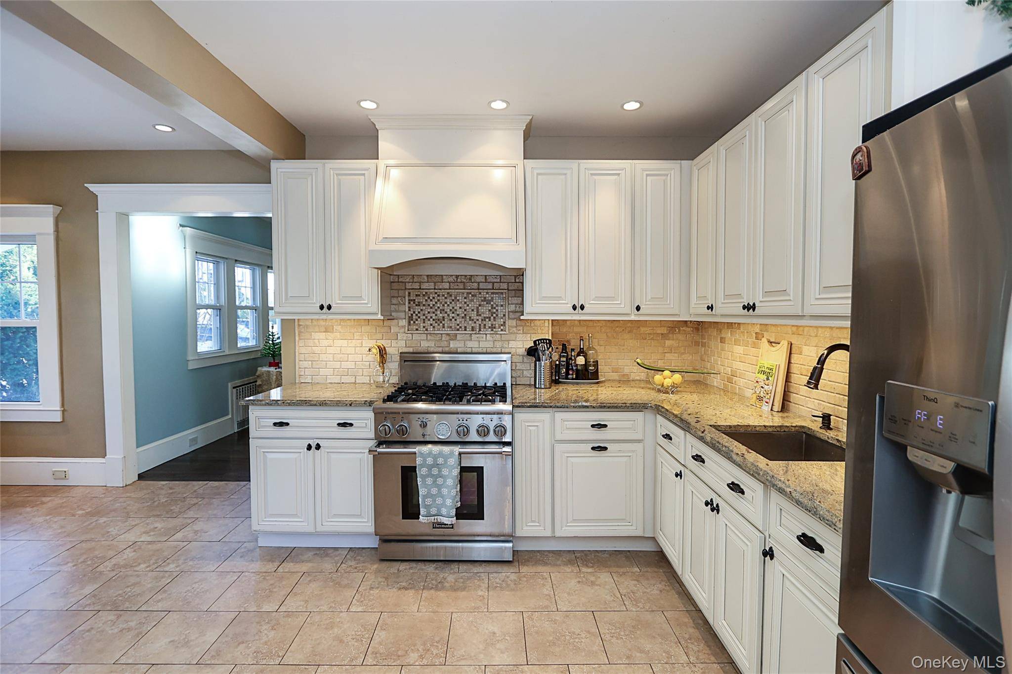 35 Francis TER, Glen Cove, NY 11542