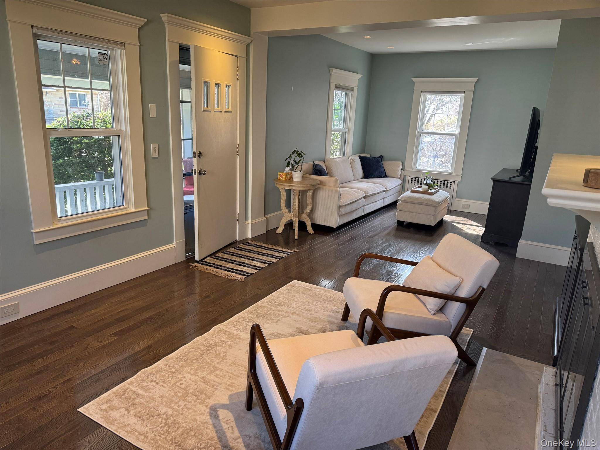 35 Francis TER, Glen Cove, NY 11542