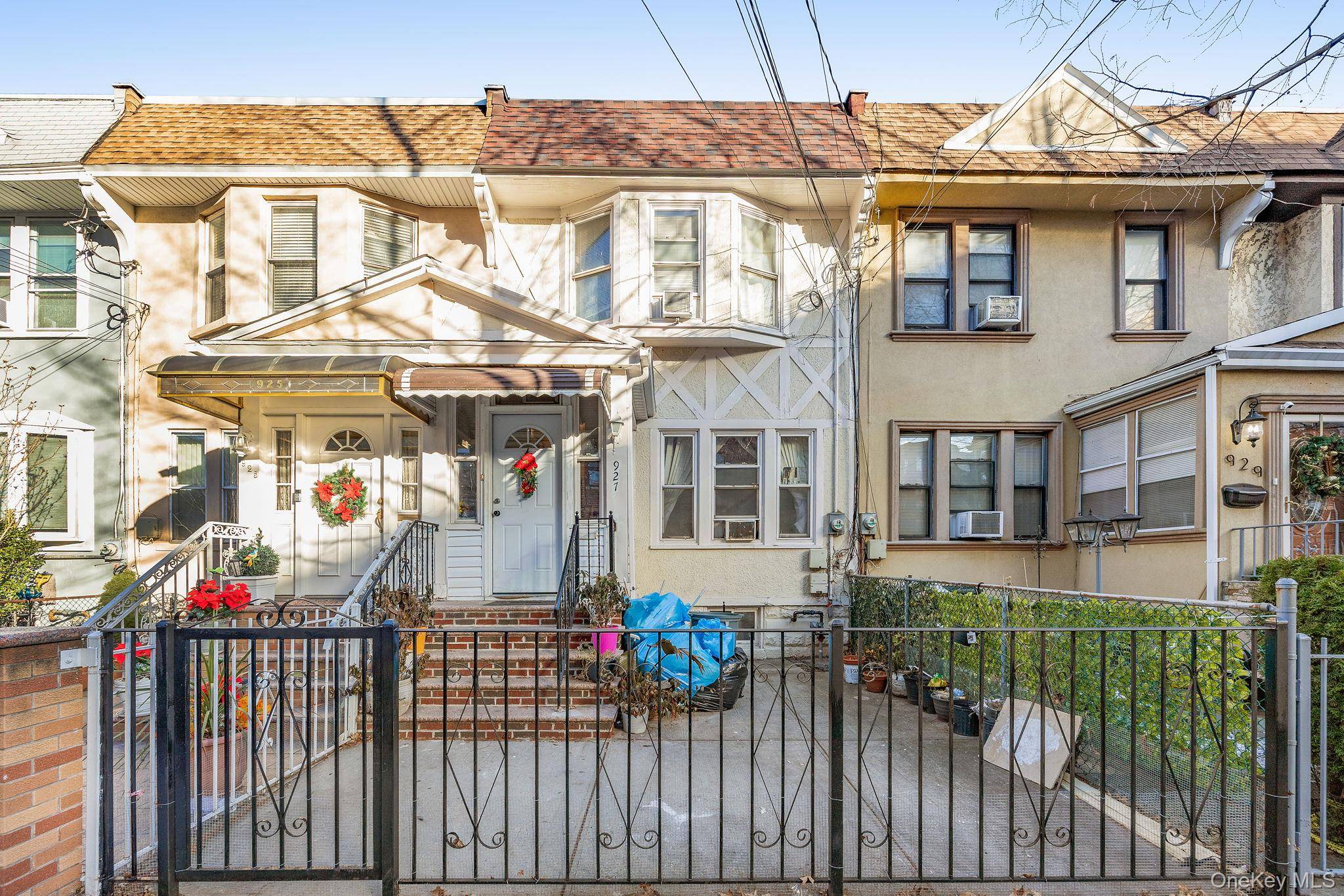 927 E 35th ST, Brooklyn, NY 11210
