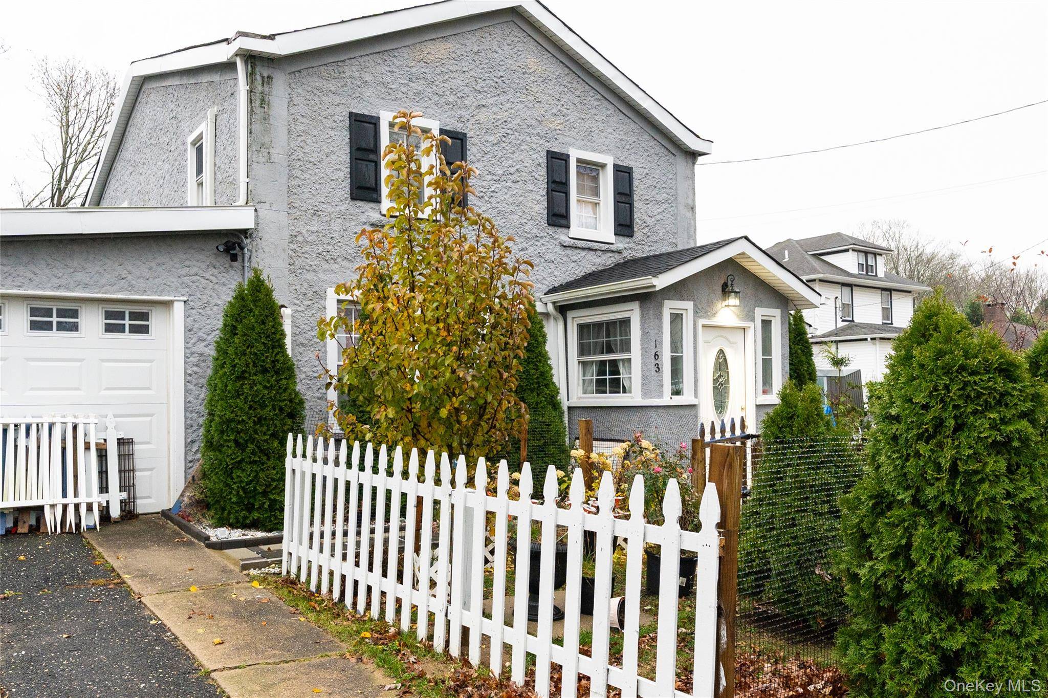 163 Orchard RD, East Patchogue, NY 11772