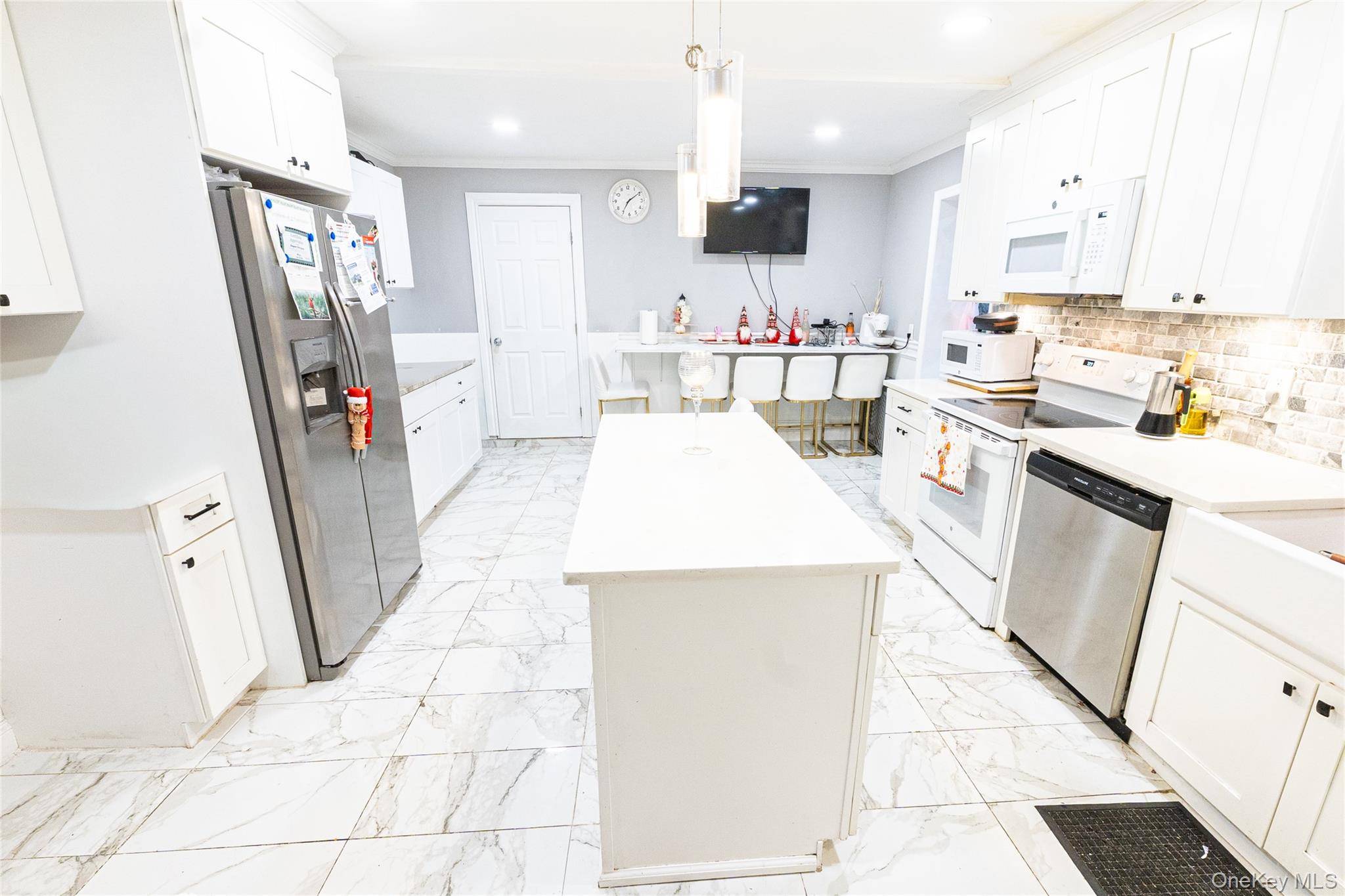 163 Orchard RD, East Patchogue, NY 11772