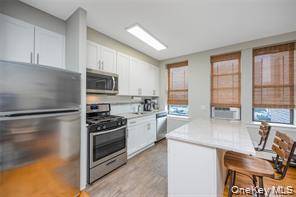 25 W Broadway #204, Long Beach, NY 11561
