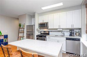 25 W Broadway #204, Long Beach, NY 11561