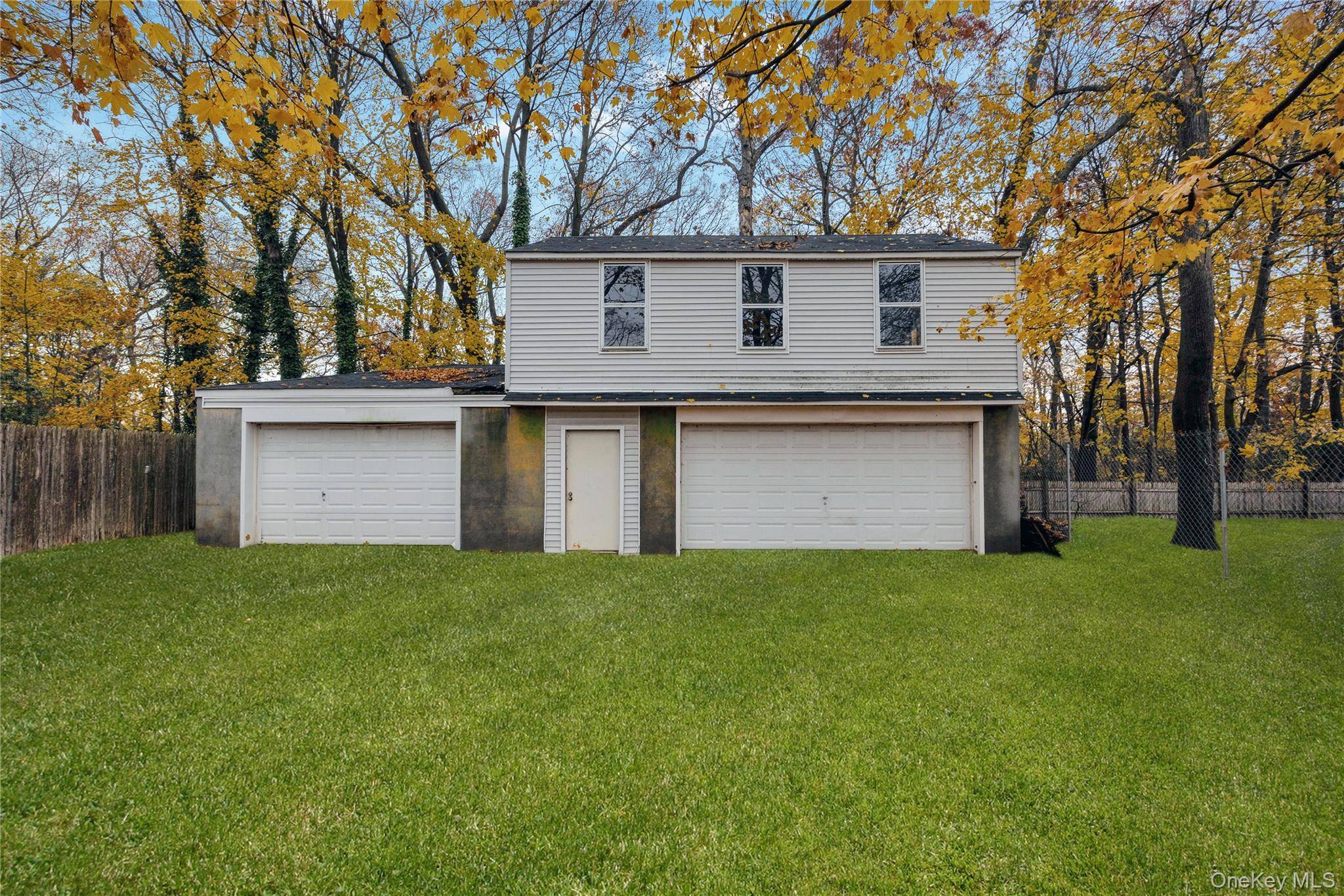 35 Andrew AVE, Islip Terrace, NY 11752