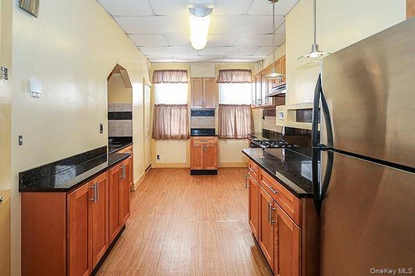 60-64 54th PL, Maspeth, NY 11378