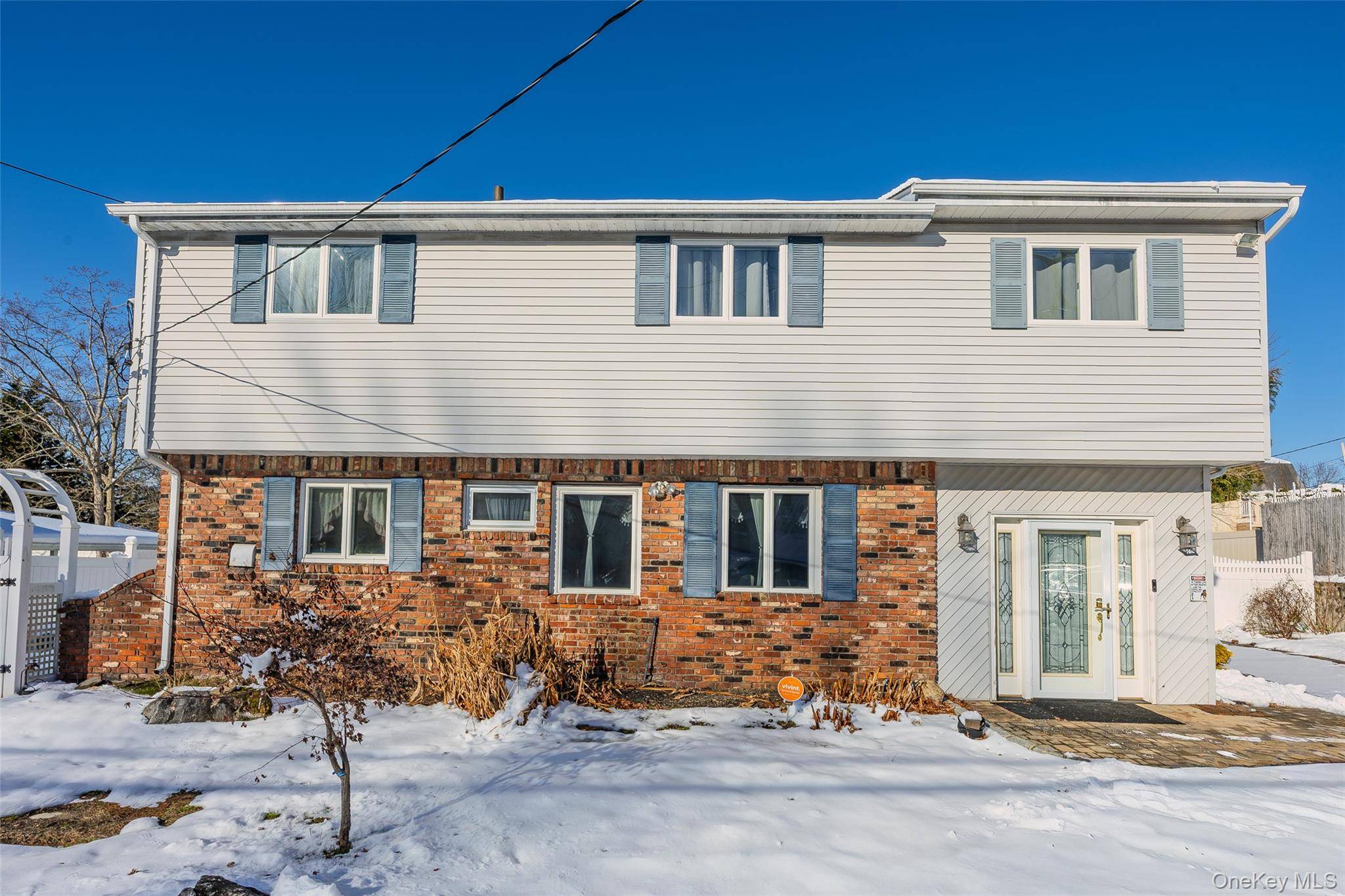5 Joy RD, Selden, NY 11784