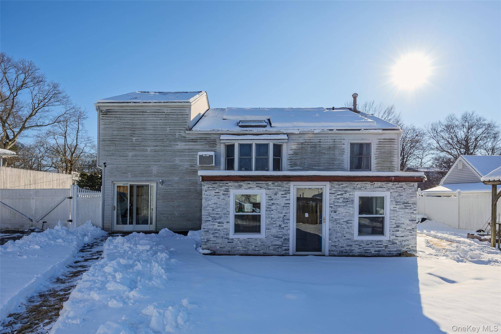 5 Joy RD, Selden, NY 11784