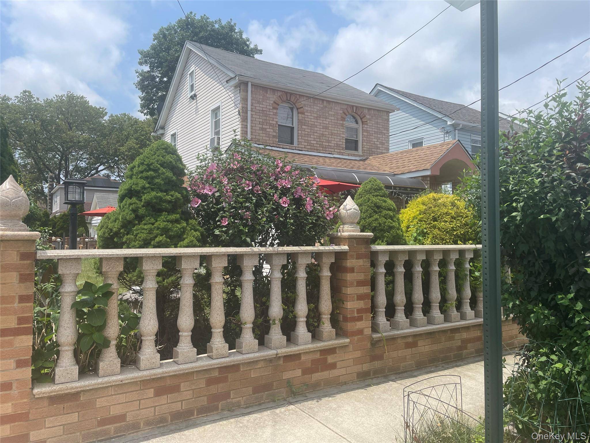 114-68 208th ST, Cambria Heights, NY 11411