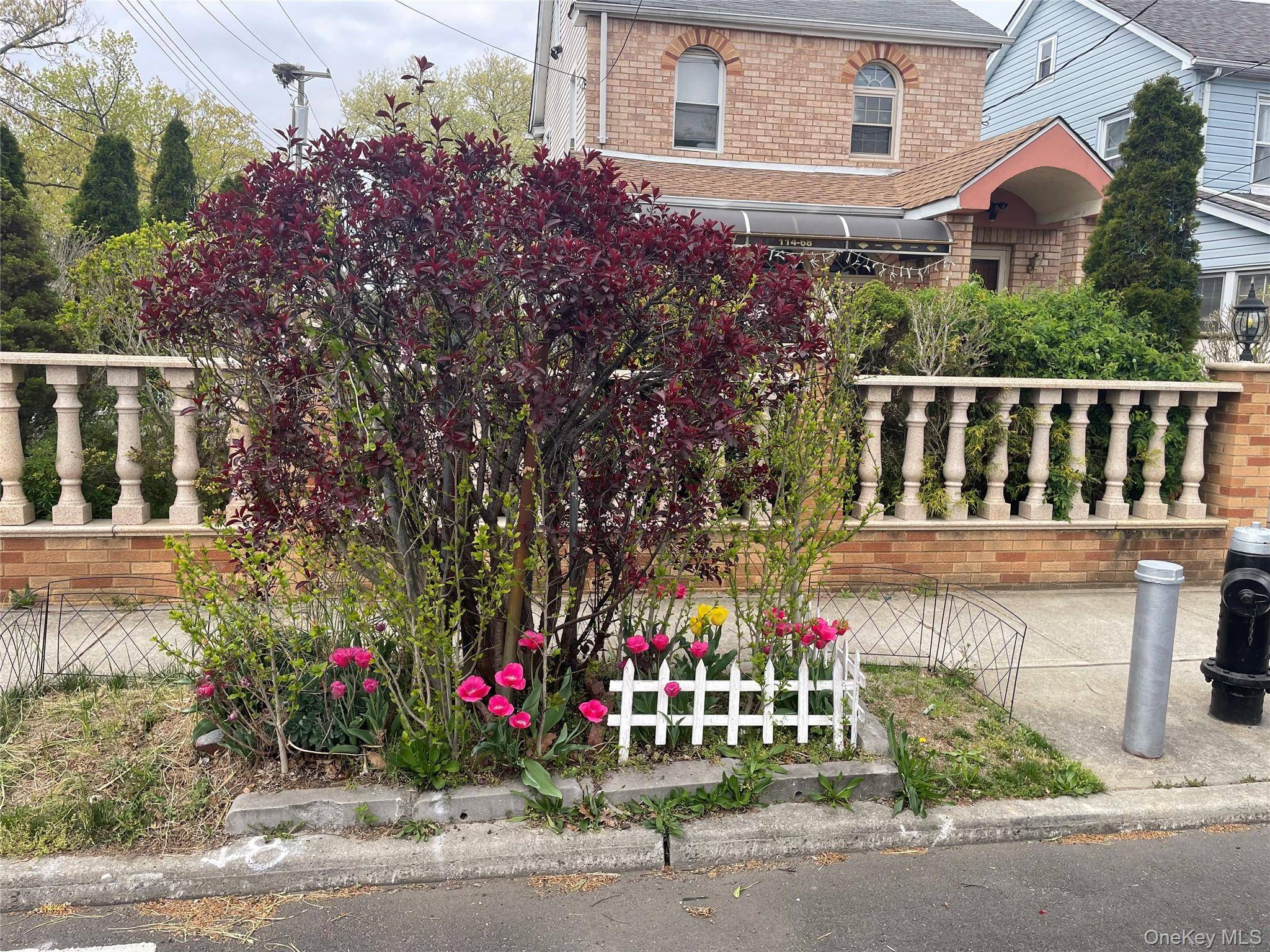 114-68 208th ST, Cambria Heights, NY 11411