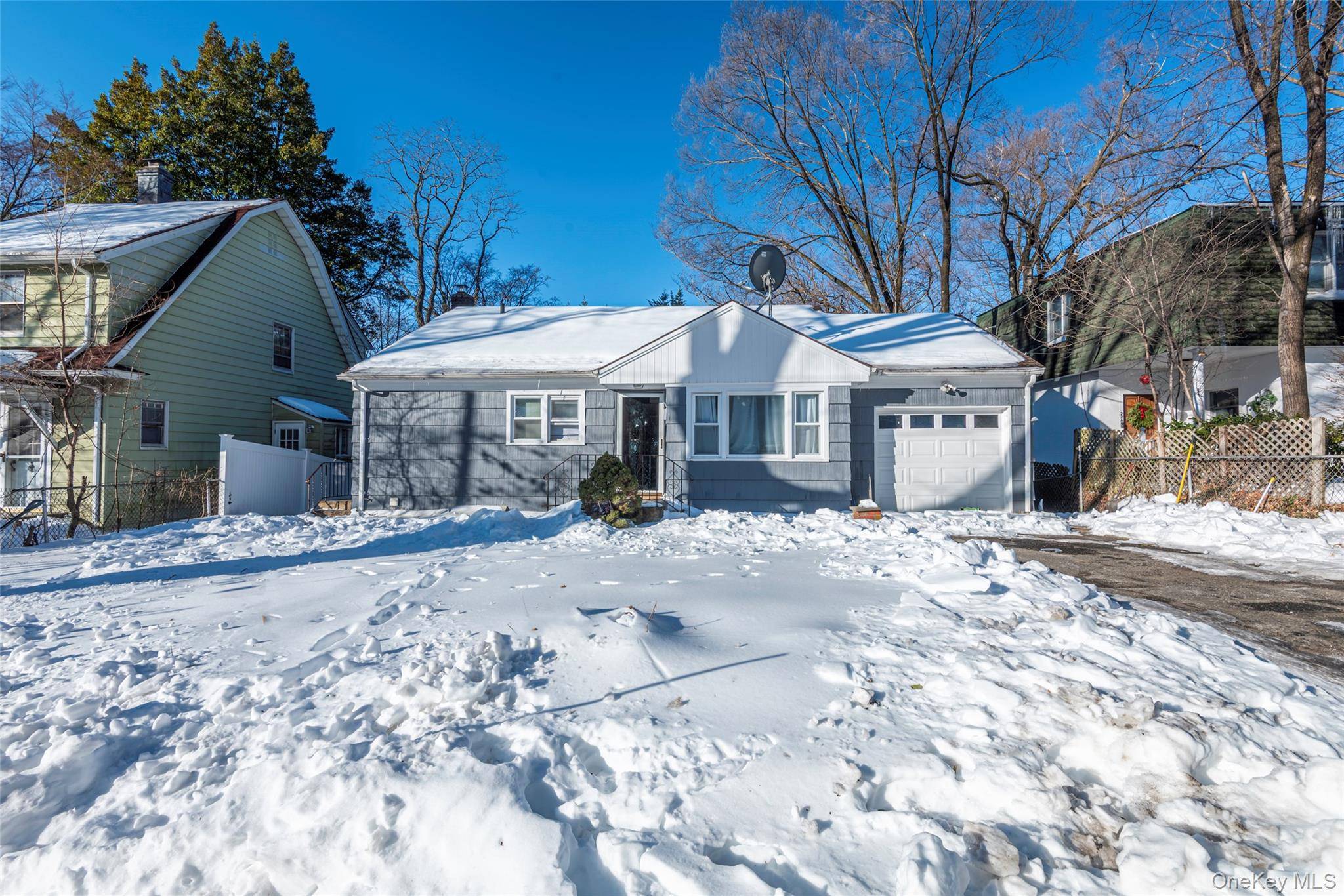 24 Jackson ST, Glen Cove, NY 11542