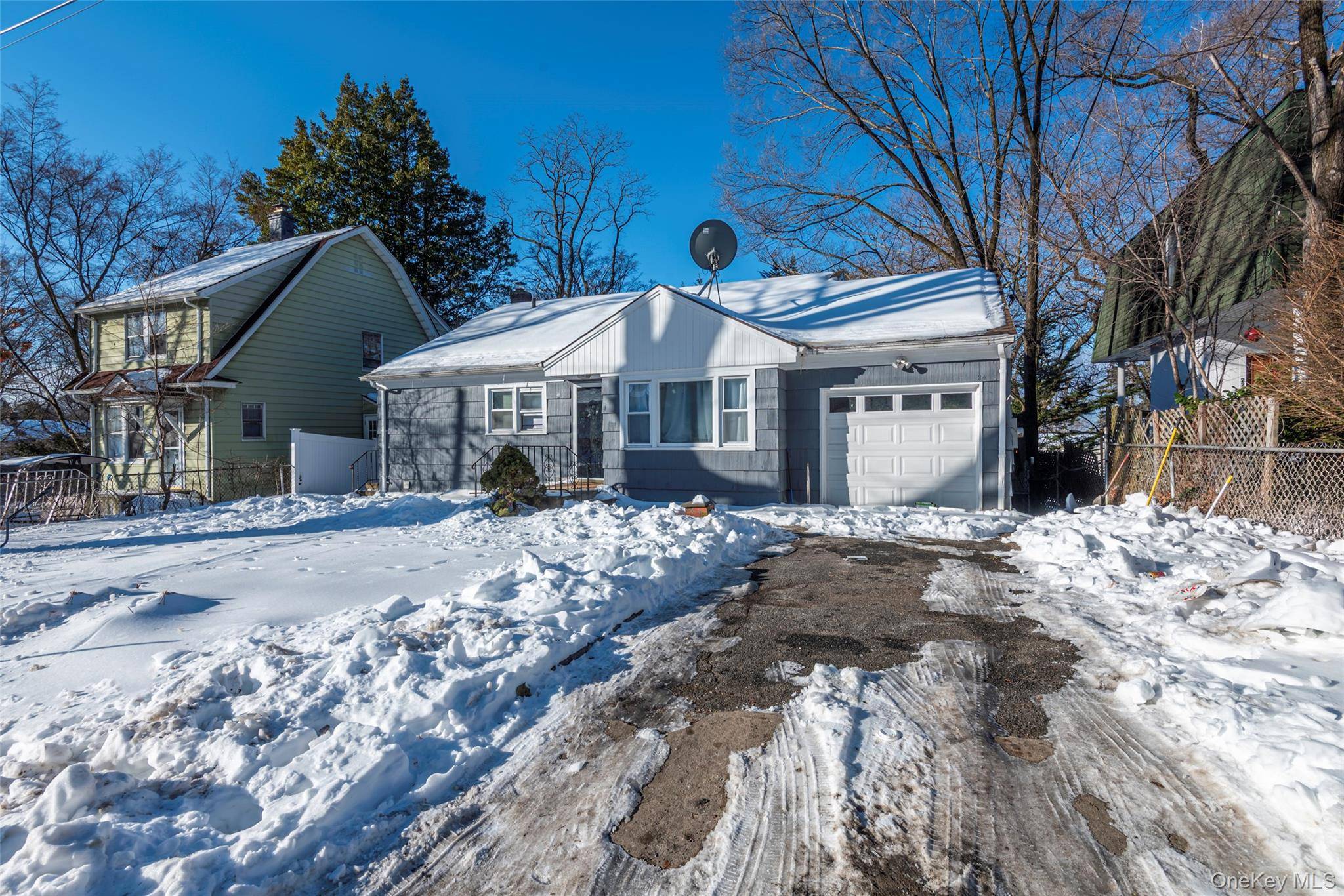 24 Jackson ST, Glen Cove, NY 11542