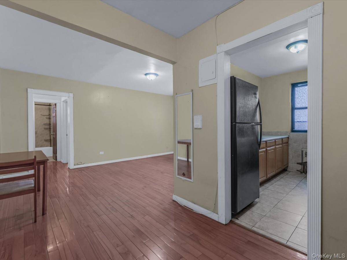 44-05 Macnish ST #1B, Elmhurst, NY 11373