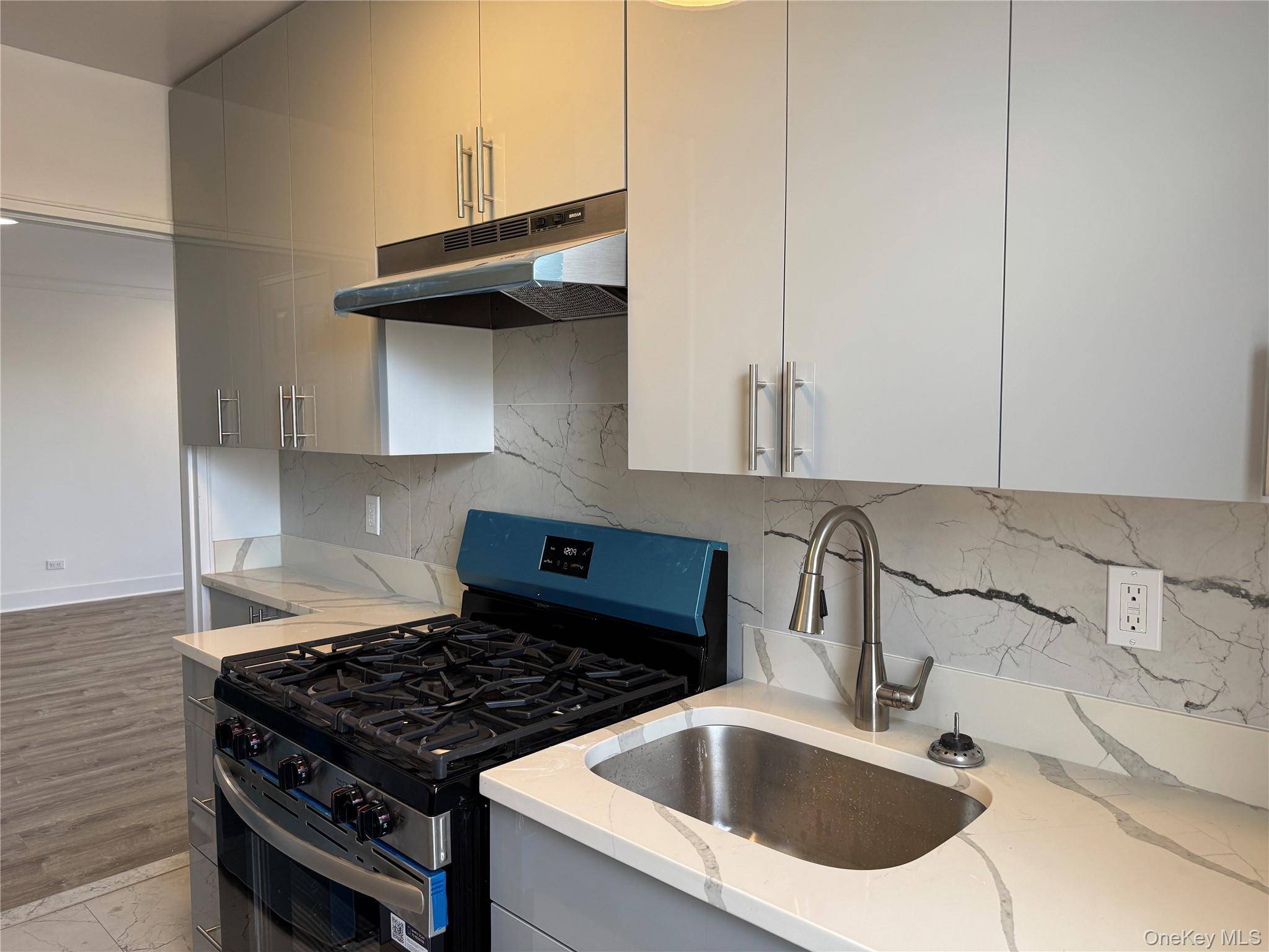 222-89 Braddock AVE #3-E, Bellerose, NY 11428