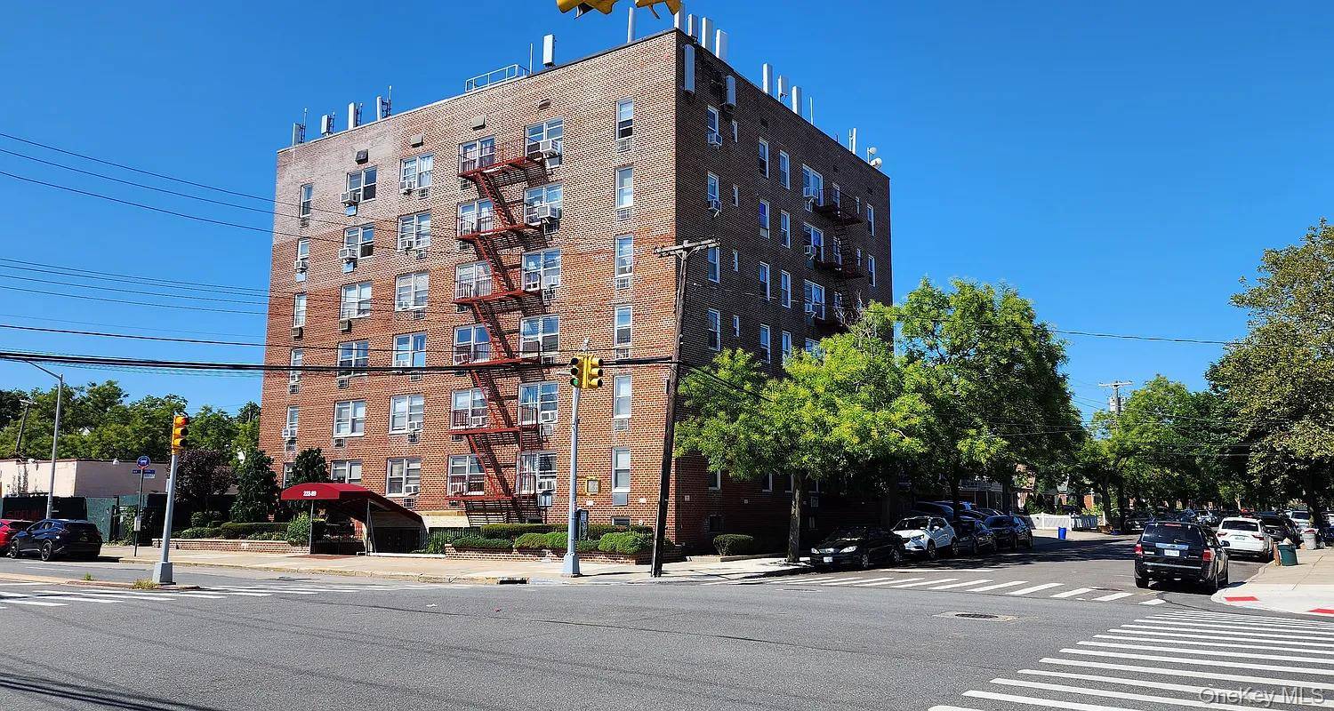 222-89 Braddock AVE #3-E, Bellerose, NY 11428