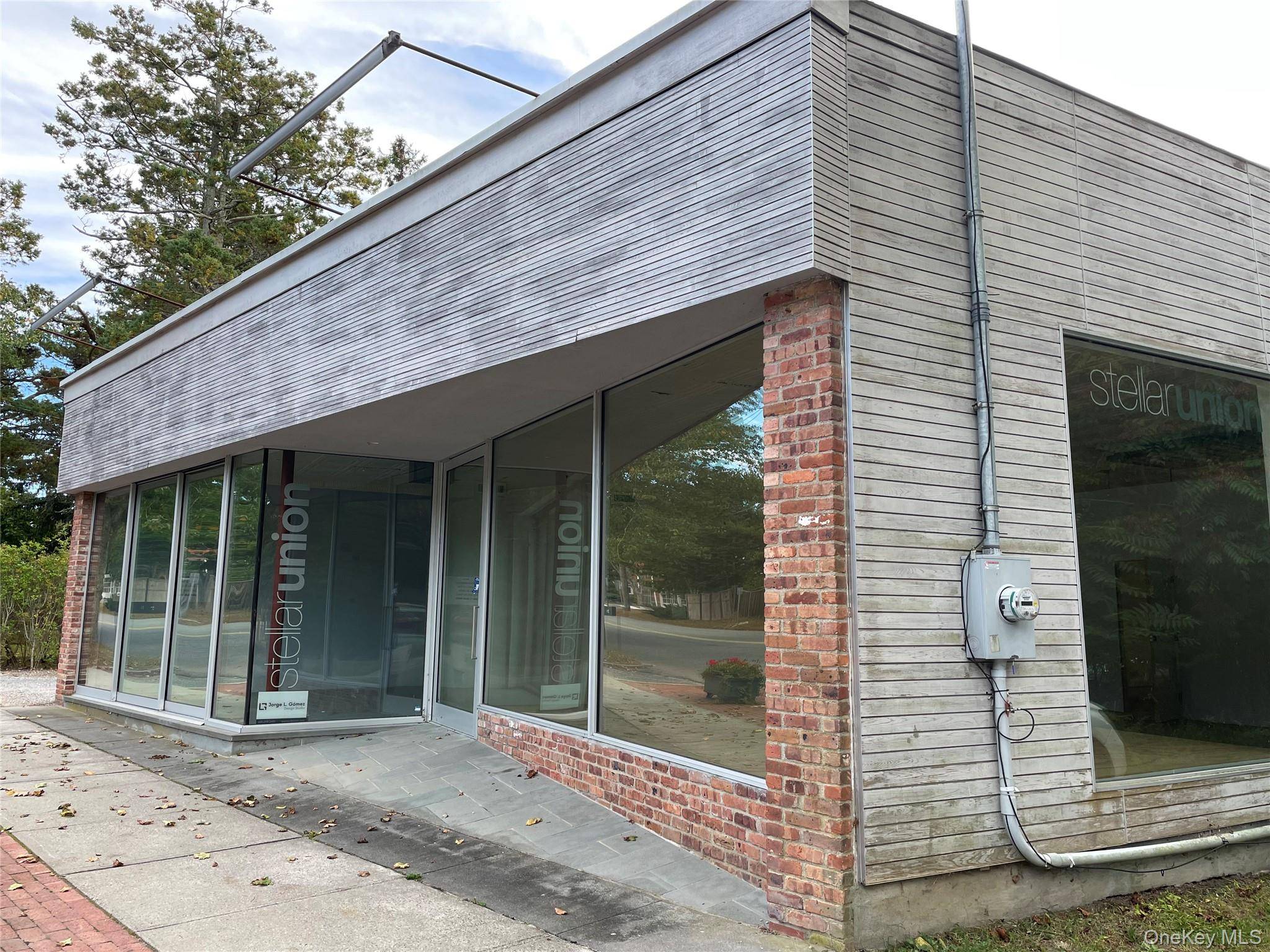 25 N North Sea RD, Southampton, NY 11968