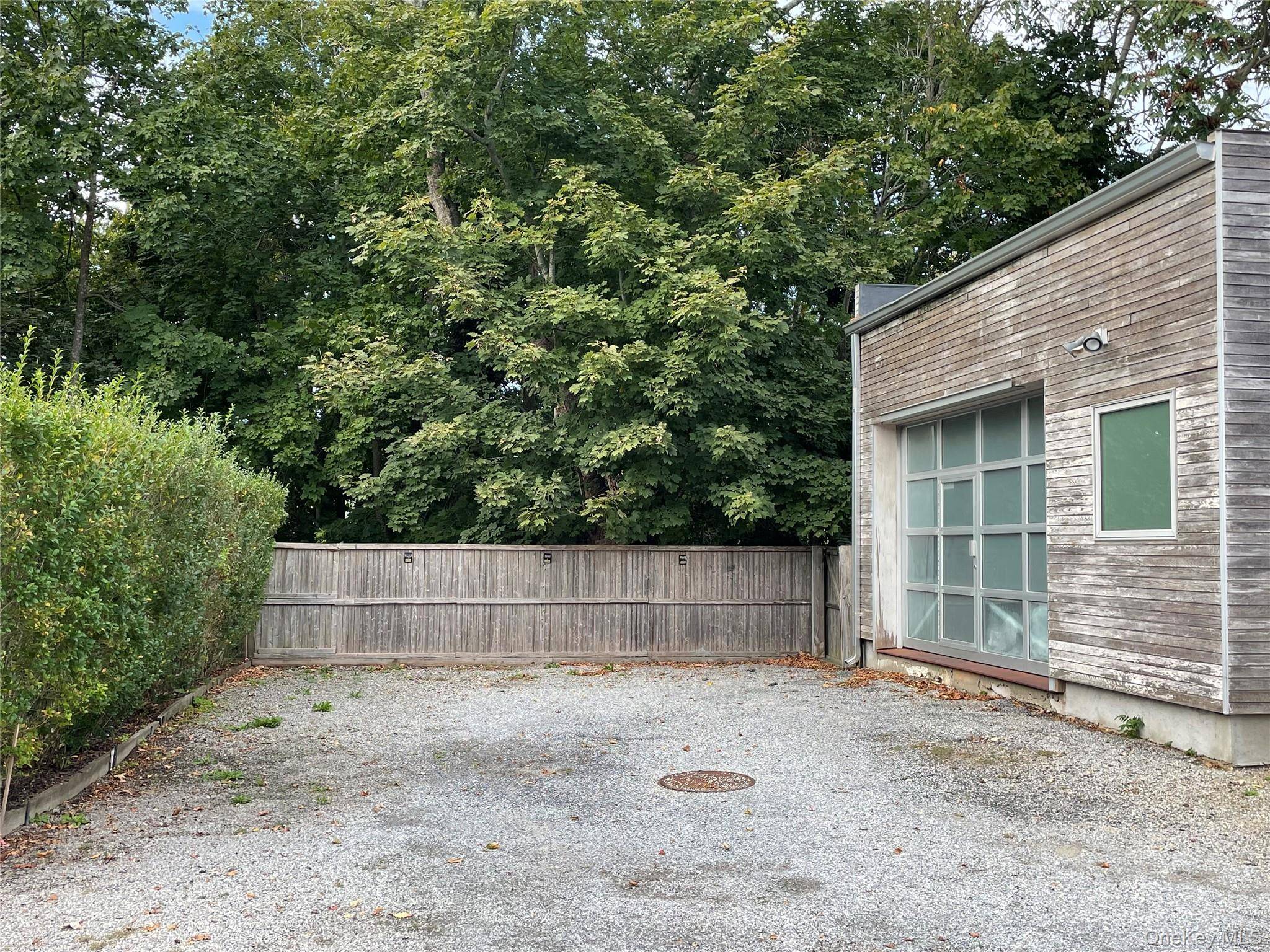 25 N North Sea RD, Southampton, NY 11968