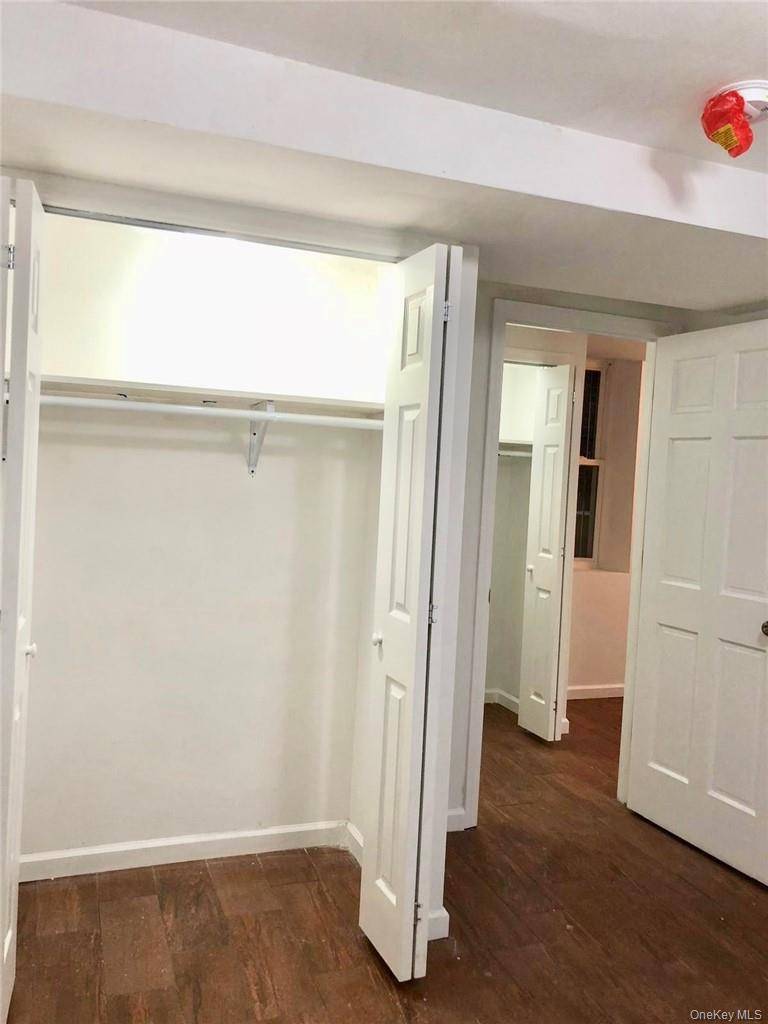 1823 Amethyst ST, Bronx, NY 10462