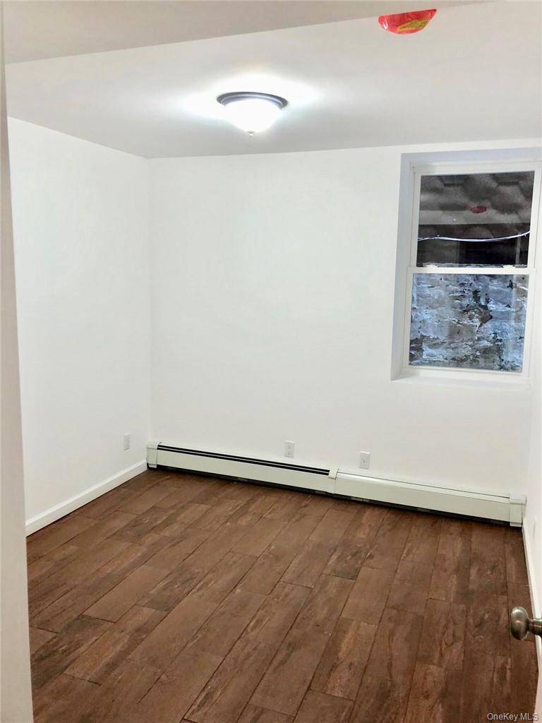 1823 Amethyst ST, Bronx, NY 10462