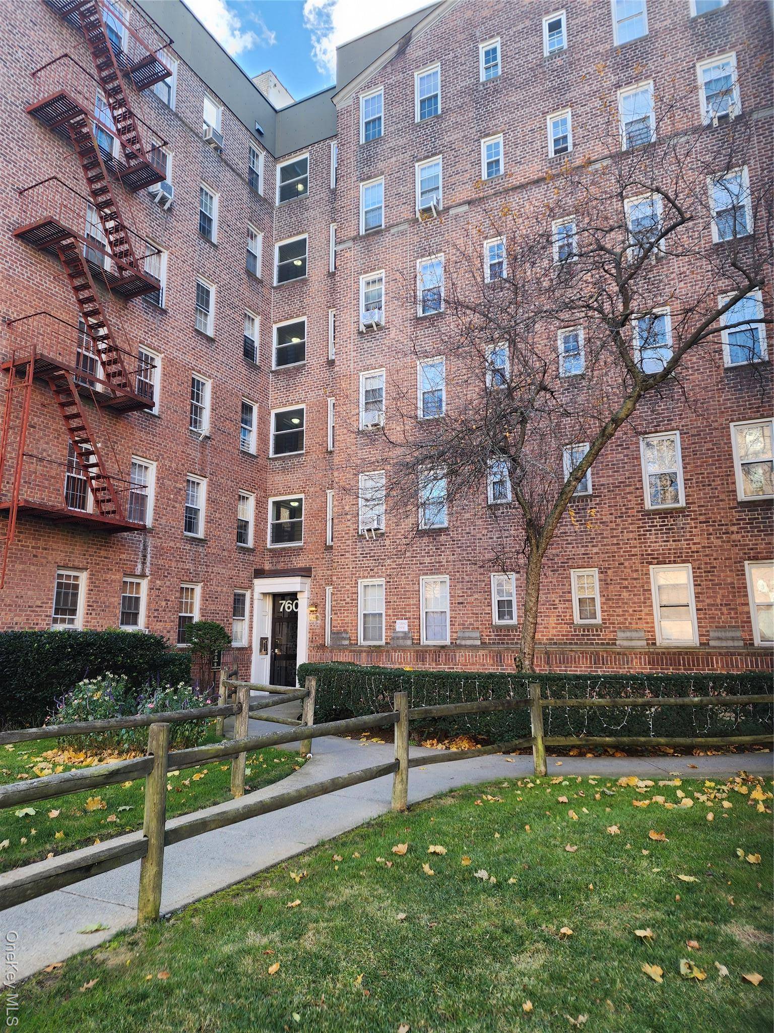 760 Bronx River RD #A-65, Bronxville, NY 10708