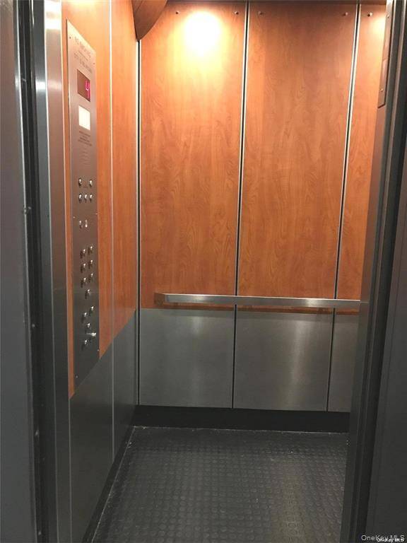91-10 32 AVE #E102, East Elmhurst, NY 11369