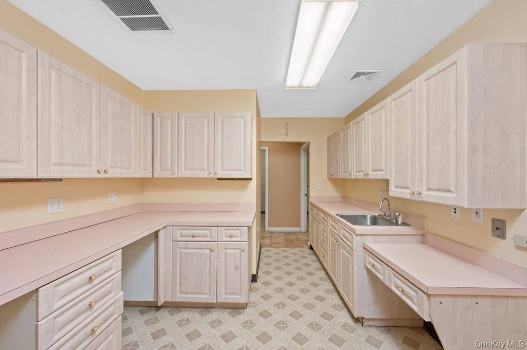 200 S Broadway #2-1 BLDG 2, Tarrytown, NY 10591
