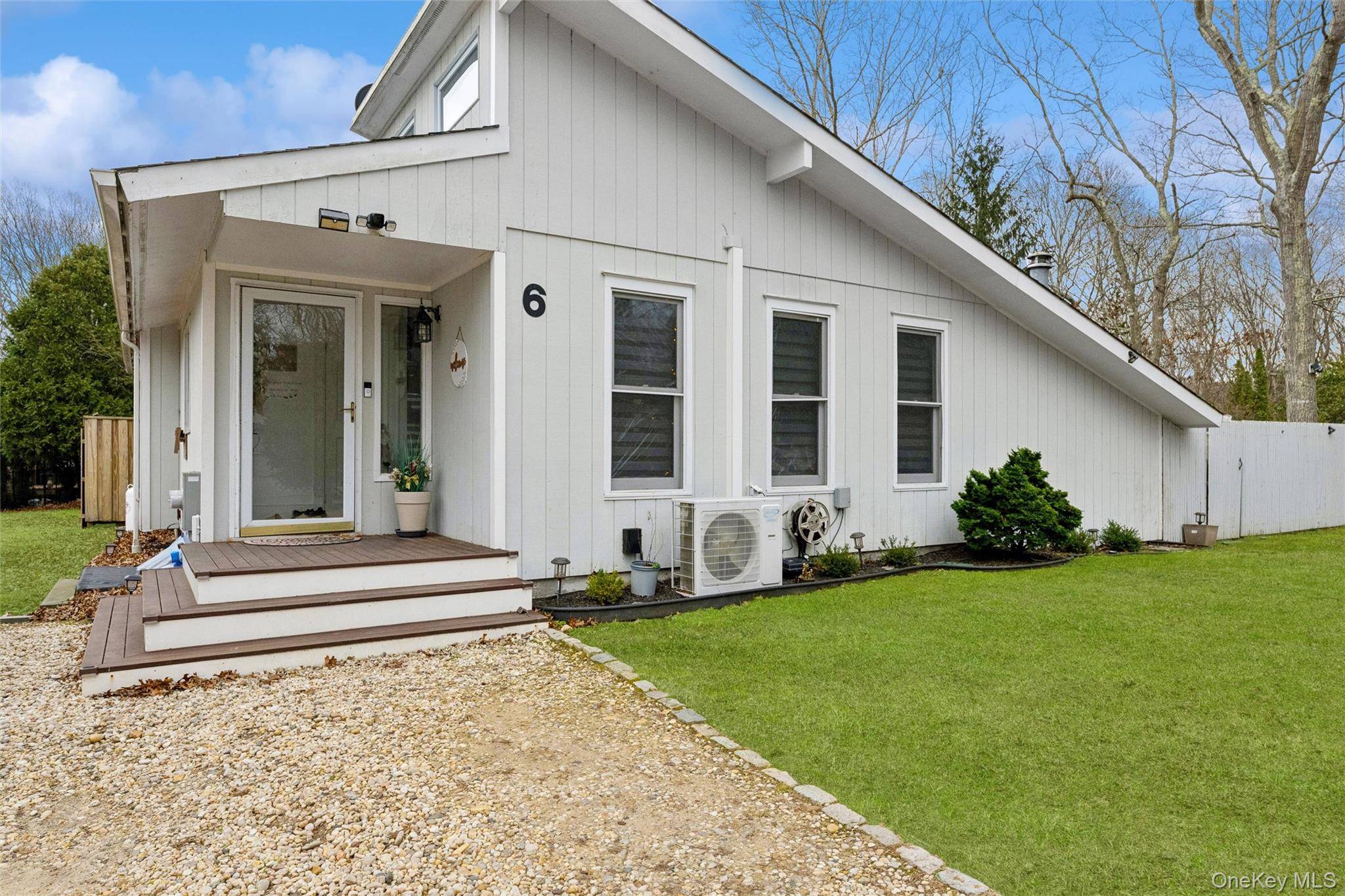 6 Montauk BLVD, East Hampton, NY 11937