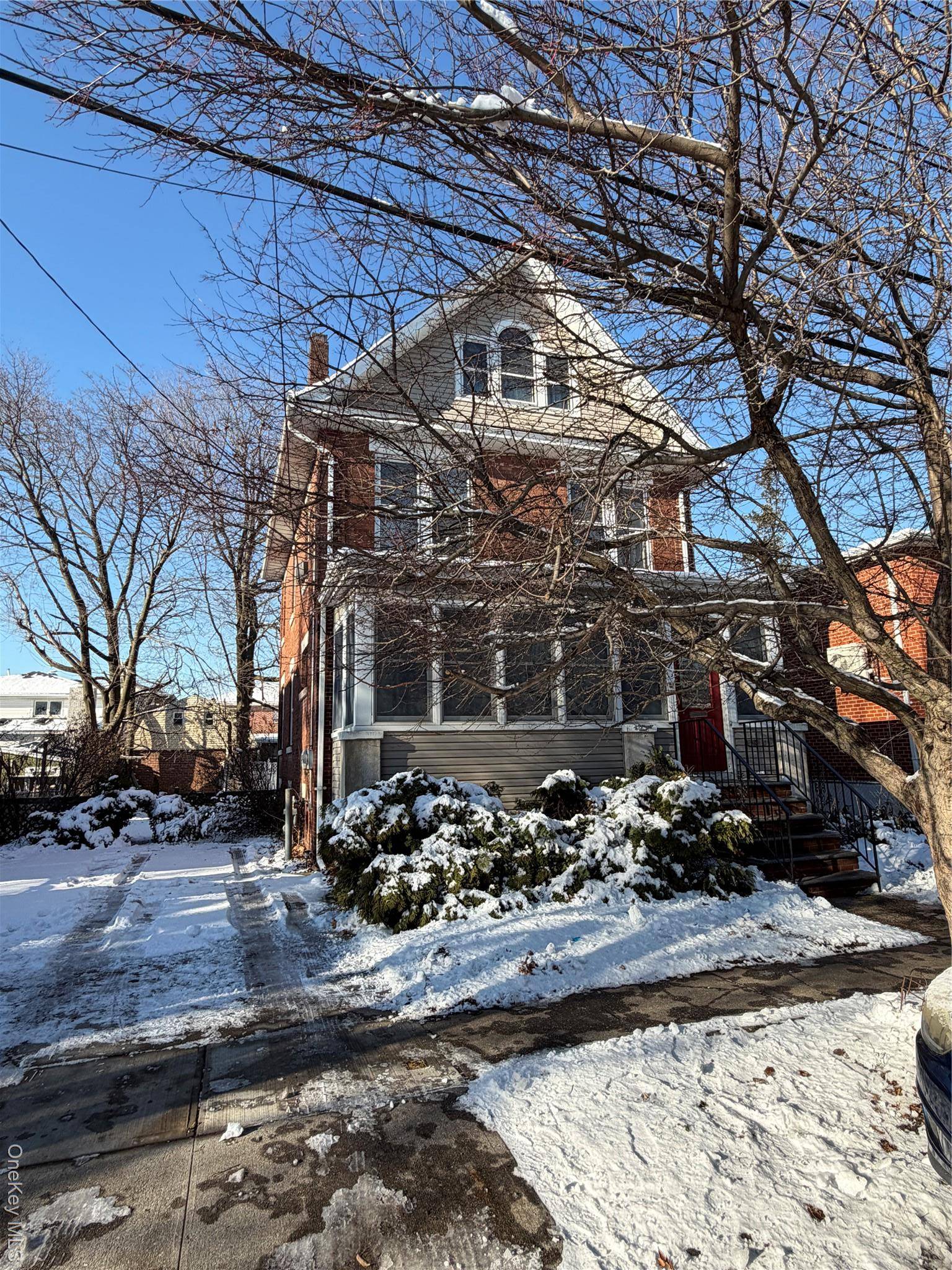4032 195th ST, Flushing, NY 11358