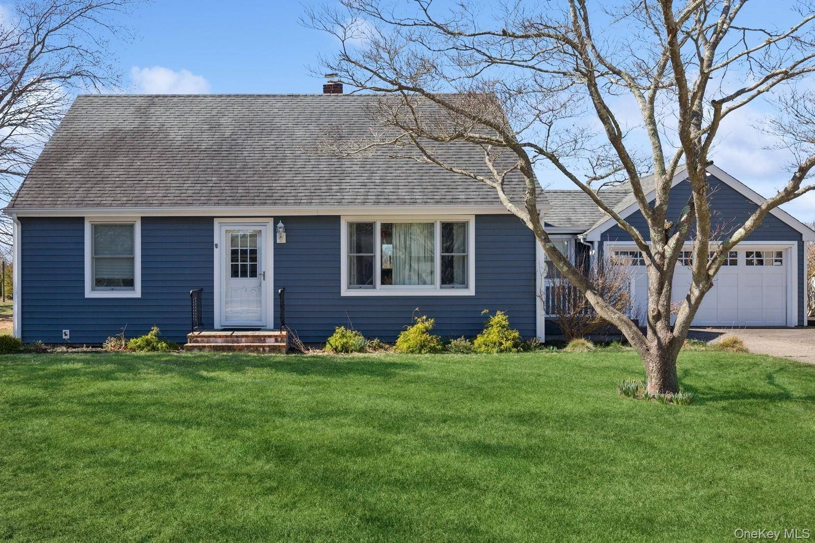 1110 Gillette DR, East Marion, NY 11939