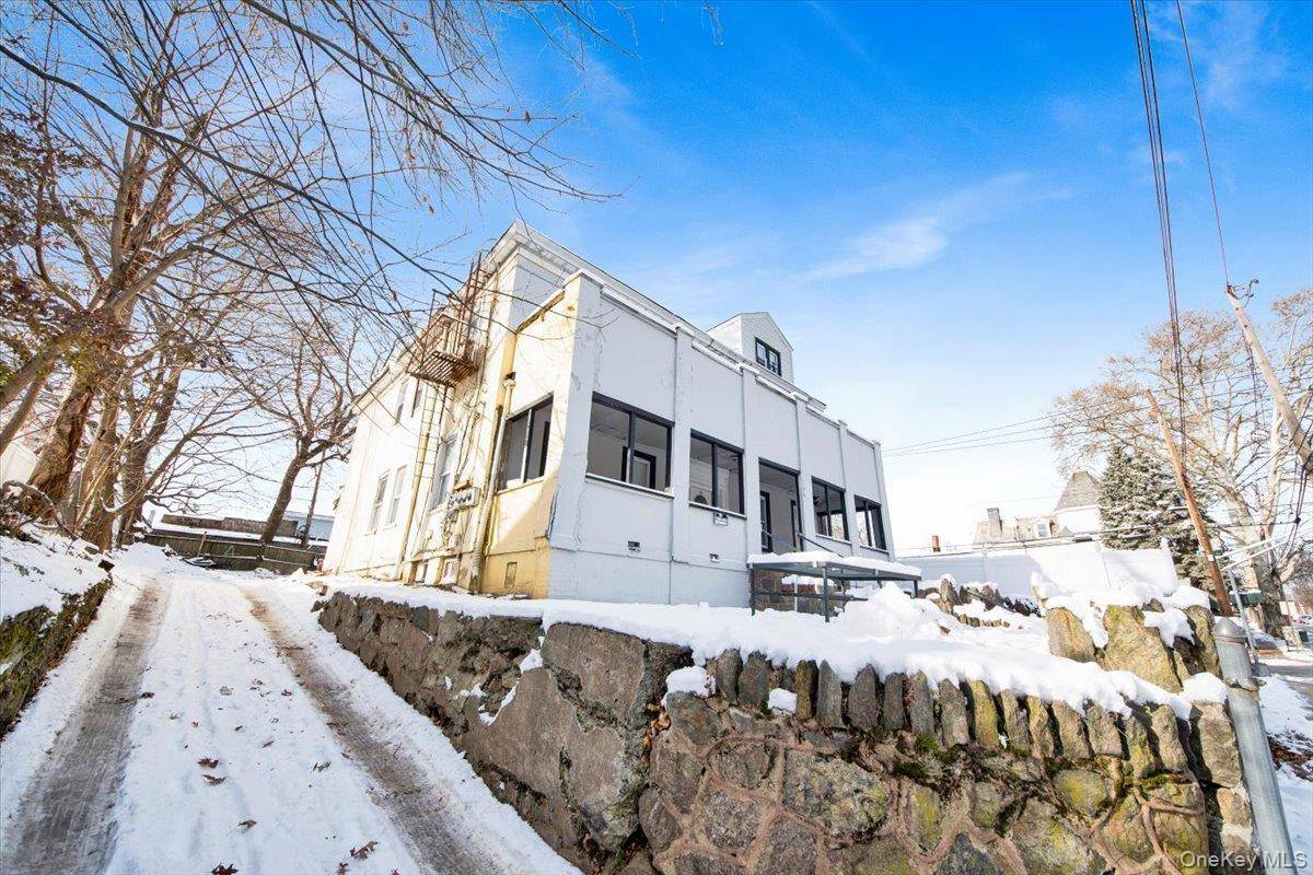 206 S 9th AVE, Mount Vernon, NY 10550