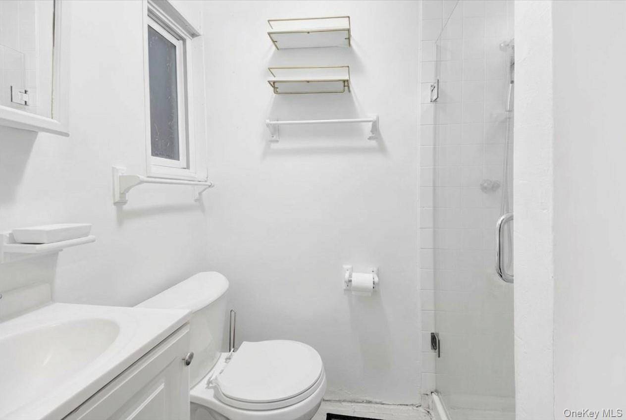 206 S 9th AVE, Mount Vernon, NY 10550