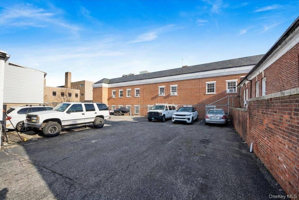 11 N 6th AVE, Mount Vernon, NY 10550